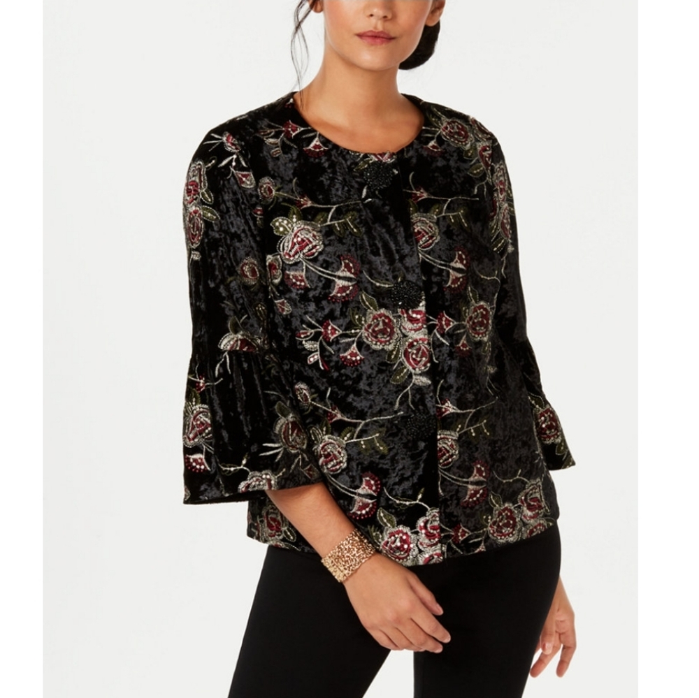 🌻JM collection embroidered VELVET bell sleeve jacke